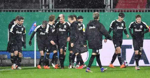 Bayern Münih'ten erken veda