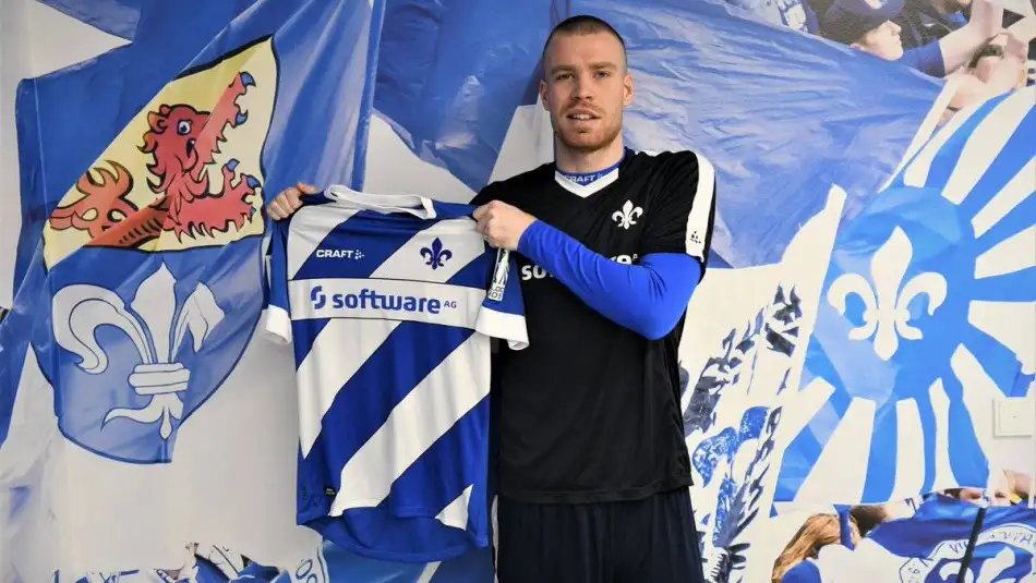 Darmstadt 22 yaşındaki stoper Thomas Isherwood'u transfer etti