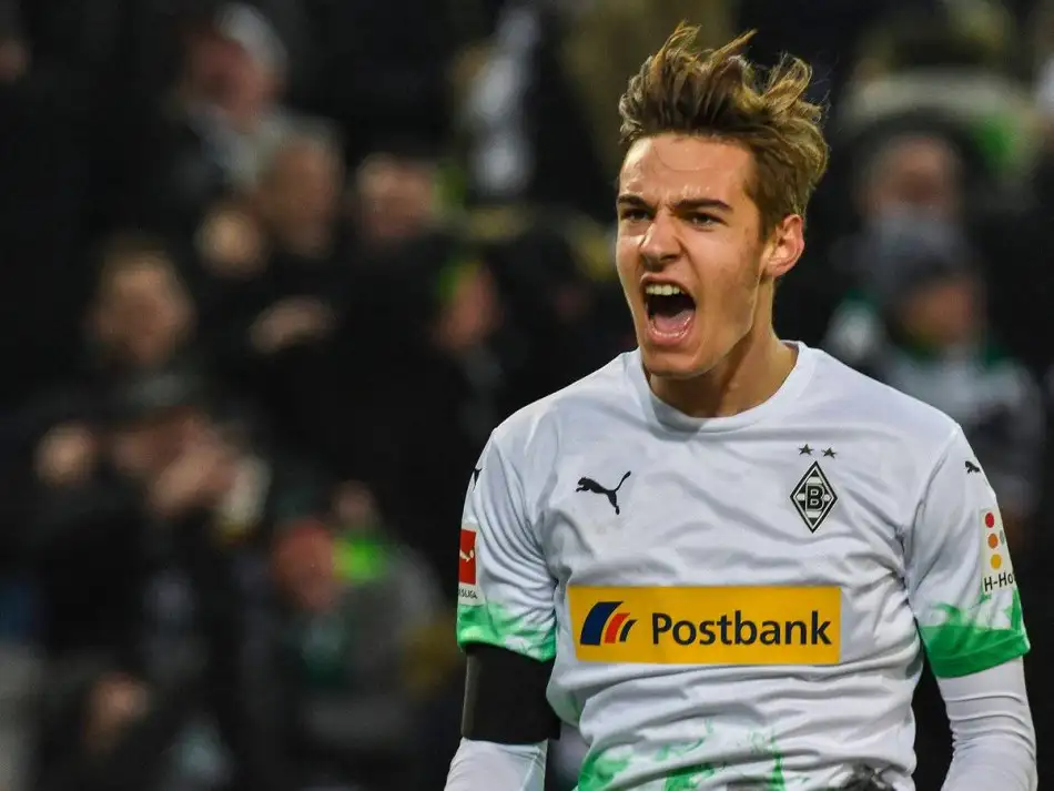 Alman medyasına göre Florian Neuhaus Bayern Münih'in radarında