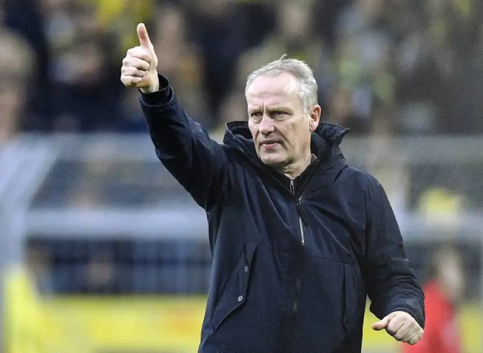 Christian Streich Freiburg ile olan sözleşmesini 2022 yazına kadar uzattı