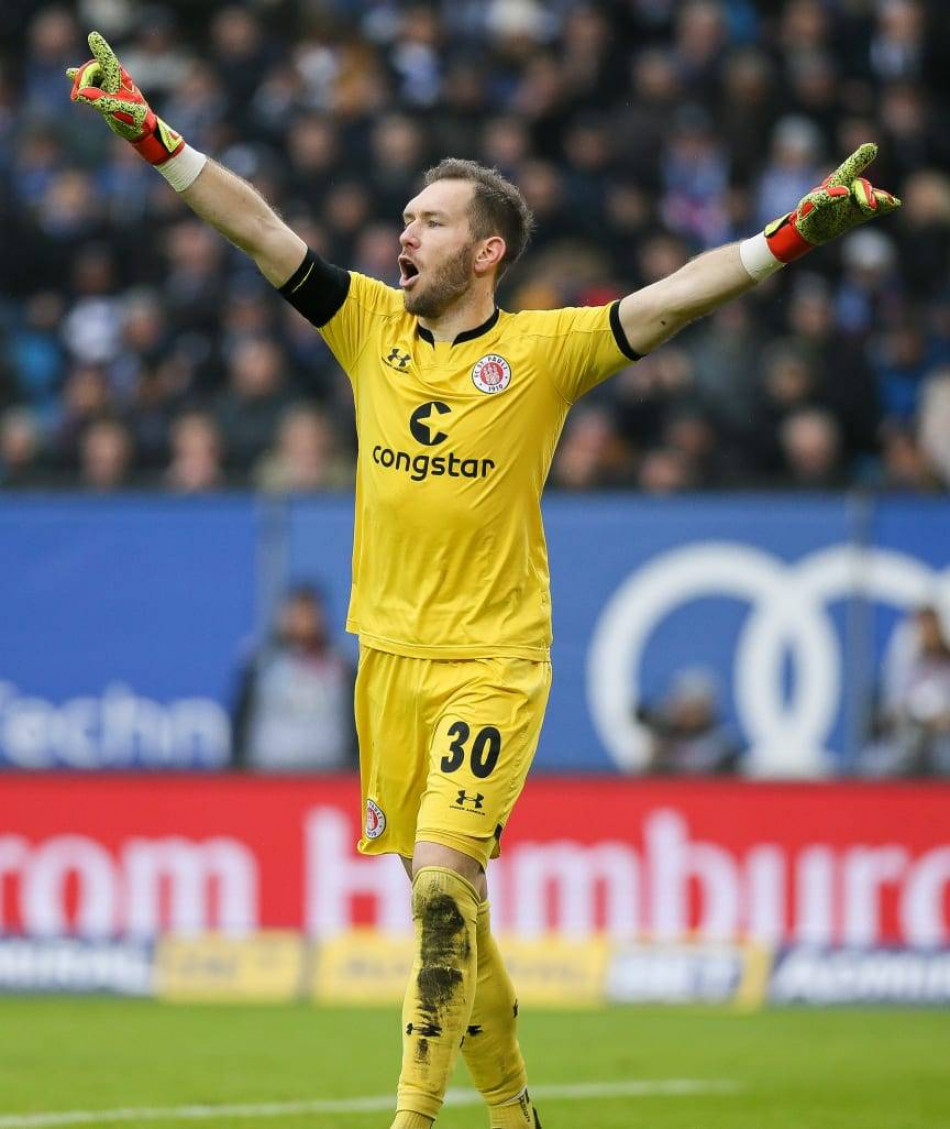 Robin Himmelmann St. Pauli'den ayrıldı Robin Himmelmann St. Pauli'den ayrıldı