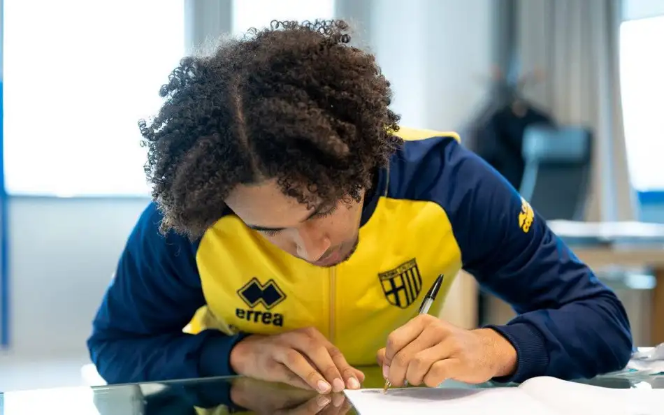 Joshua Zirkzee Parma'da