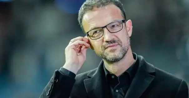  Fredi Bobic iddialara göre kariyerinde yeni bir sayfa açmak istiyor