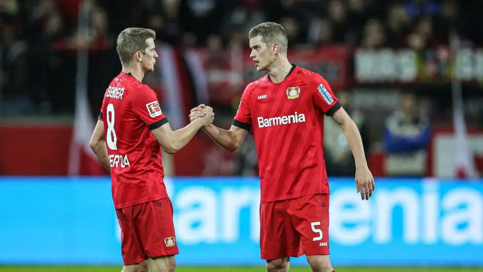 Bir veda da Lars Bender ve Sven Bender ikizlerden geliyor