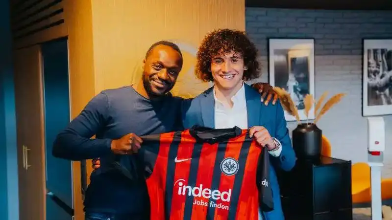 Eintracht Frankfurt 17 yaşındaki Fabio Blanco'yu bedelsiz olarak transfer etti