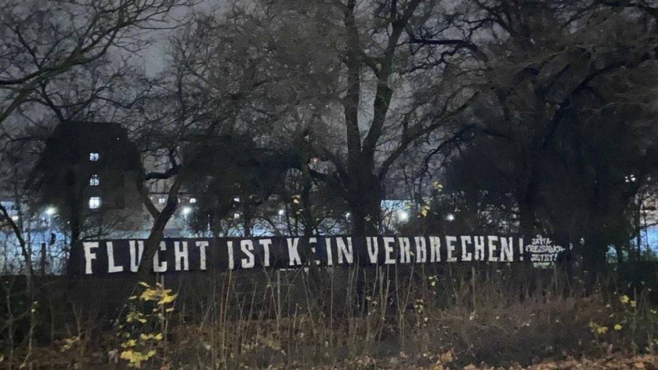 Hamburg taraftarları Bakery Jatta'ya açılan soruşturmaya tepki gösterdi