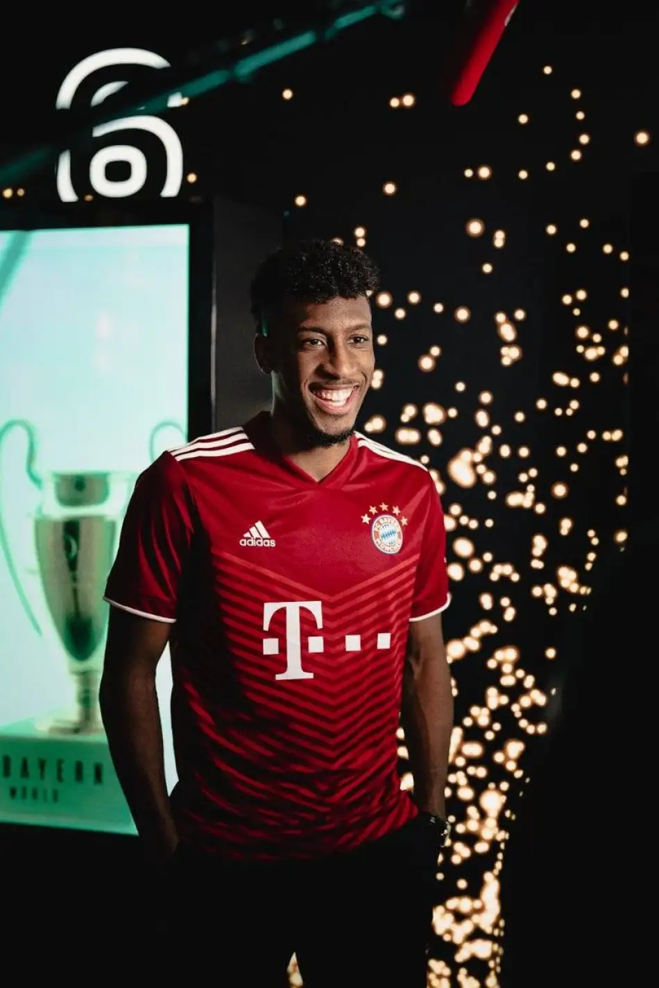 Bayern Münih Kingsley Coman'ın sözleşmesini 2027'ye kadar uzattı